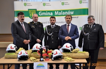 Przekazanie sprzetu dla osp malanow 