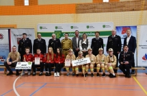 strażacy mdp wraz z dorosłymi